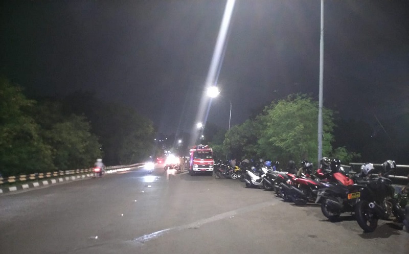 Malam Tahun Baru, Polisi Sekat Perbatasan Jakarta-Depok di Fly Over UI
