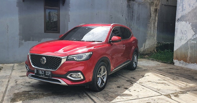 Menjajal Ketangguhan SUV Morris Garage di Jalanan Ibu Kota