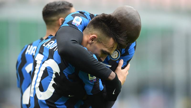 Bantai Crotone, Inter Milan Kudeta AC Milan dari Singgasana Klasemen