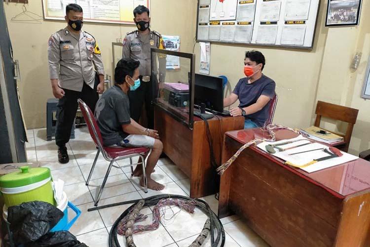 Polisi Tangkap Pencuri Kabel Bawah Tanah Jaringan Telkom di Banyumas