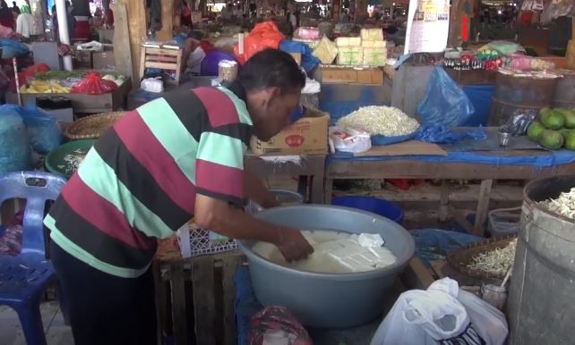 Antisipasi Permainan Tengkulak Kedelai, Bupati Batang Gelar Operasi Pasar 