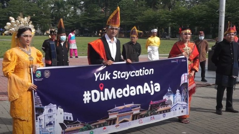 Unik, Apel Perdana ASN Pemko Medan Pakai Pakaian Adat