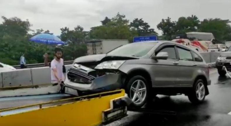 Cuaca Hujan Deras saat Chacha Sherly Eks Trio Macan Kecelakaan di Tol Semarang-Solo 