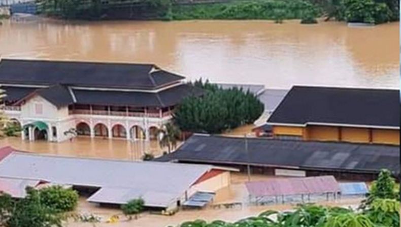 Banjir Terjang Malaysia, Siti Nurhaliza Syok Sekolahnya Nyaris Tenggelam