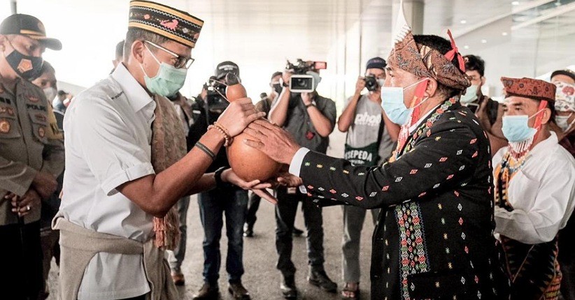 Tiba di Labuan Bajo, Sandiaga Uno Apresiasi Penerapan Protokol Kesehatan di Bandara