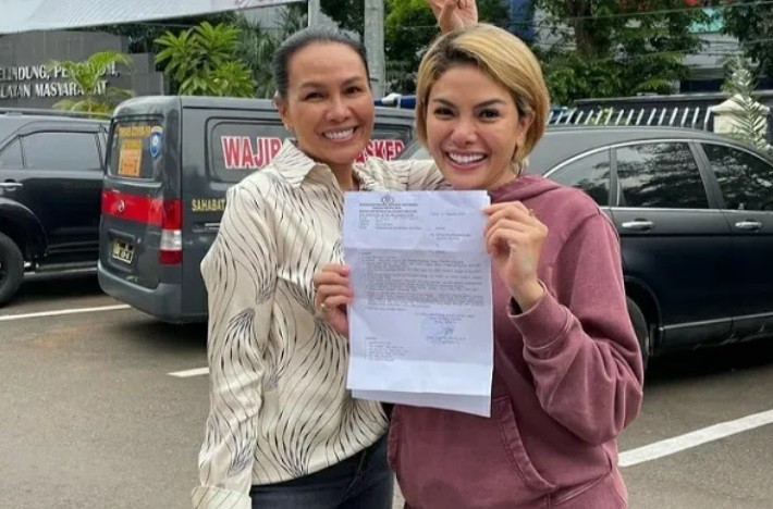 Nikita Mirzani Sambangi Mapolda Metro Jaya, Kenapa Lagi?