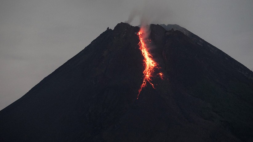 Senin Dini Hari, Merapi Kembali Luncurkan Lava Pijar Sebanyak 19 Kali