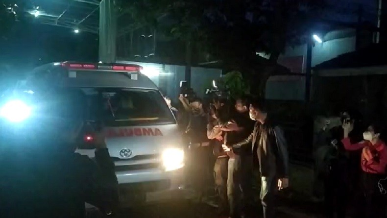 Ustaz Abu Bakar Ba'asyir Keluar dari Lapas Gunung Sindur Subuh