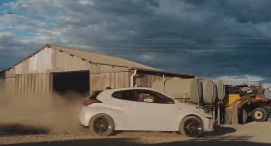 Tampilkan Adegan Berkendara Tidak Aman Iklan Toyota Yaris Ditarik 