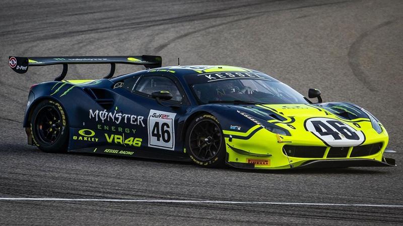 Intip Aksi Valentino Rossi Balapan Pakai Ferrari di Bahrain