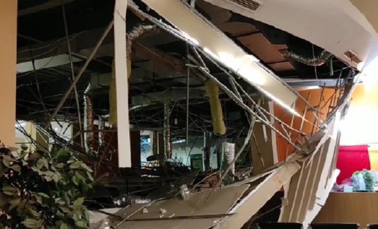 Baru Renovasi, Atap Gedung Mal Pelayanan Publik Pemkot Mojokerto Ambruk 