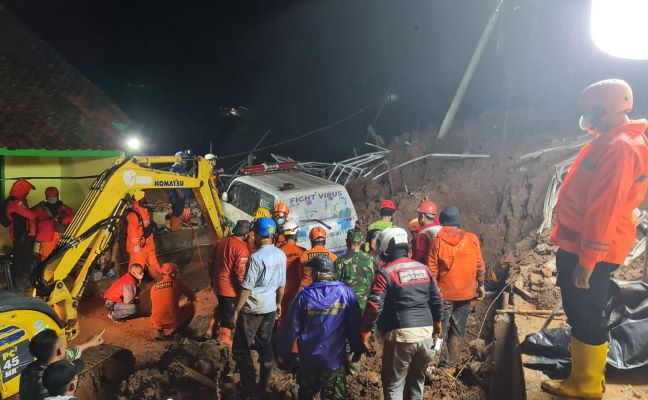 Danramil dan Kasi BPBD Gugur saat Evakuasi Longsor di Cimanggung Sumedang