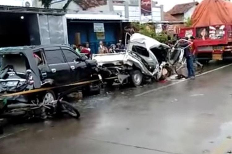 Kecelakaan Beruntun Libatkan 5 Kendaraan di Jalan Lingkar Kudus, 6 Luka