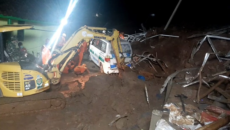 Pencarian Korban Longsor Cimanggung Sumedang Dilanjutkan, Tim SAR Kerahkan 2 Alat Berat
