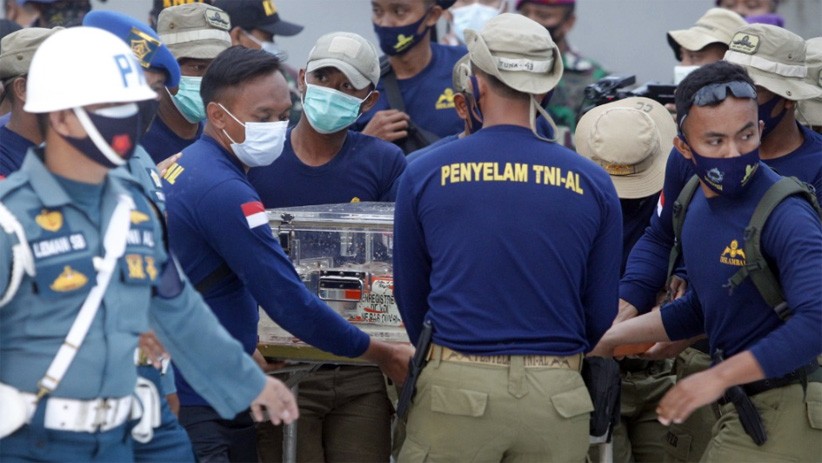 Ditemukan Penyelam TNI AL, Black Box Sriwijaya Air Dievakuasi ke JICT