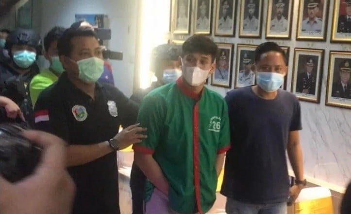 Askara Harsono Suami Nindy Ayunda Dapat Happy Five dari Teman di Australia