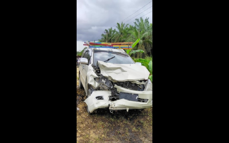 Ambulans RSUD Putussibau Kecelakaan di Sekadau Hilir Kalbar