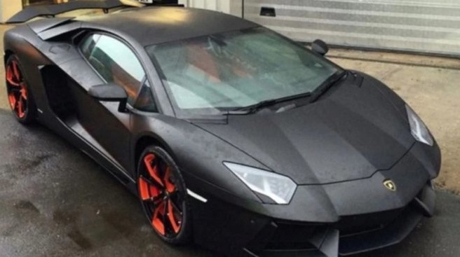 Jarang Dipakai, Lamborghini Sergio Aguero Diselimuti Jaring Laba-Laba