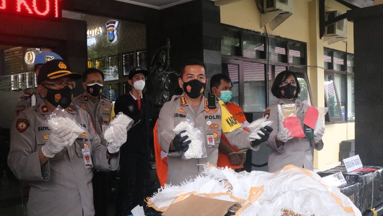 Edarkan Jutaan Pil Dobel L, Sopir dan PRT di Malang Ditangkap 