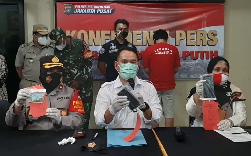 Prostitusi Online di Apartemen Green Pramuka, 23 Perempuan dan 24 Laki-Laki Ditangkap