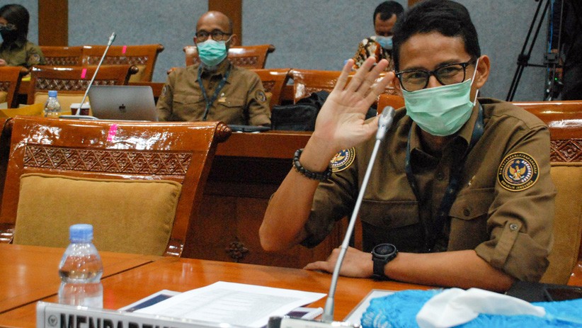 Sandiaga Uno Sumbangkan Seluruh Gaji sebagai Menteri ke Baznas