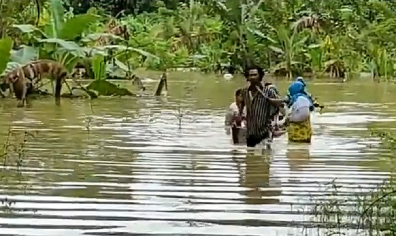 Permukiman di Perbatasan Malaysia Terendam Banjir, Puluhan Warga Mengungsi