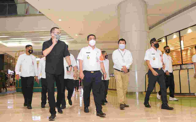 Wagub DKI Riza Patria Sidak Perkantoran hingga Mal, Ini Hasilnya