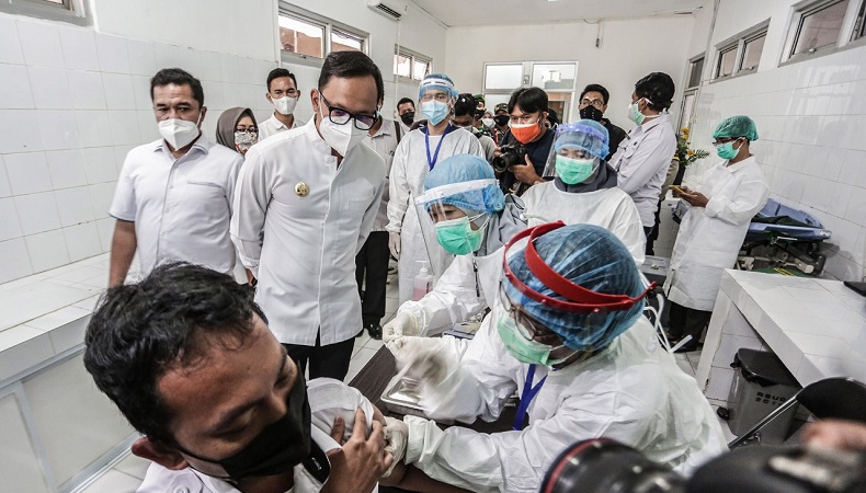 Bima Arya Cek Vaksinasi Covid-19 Serentak di Bogor