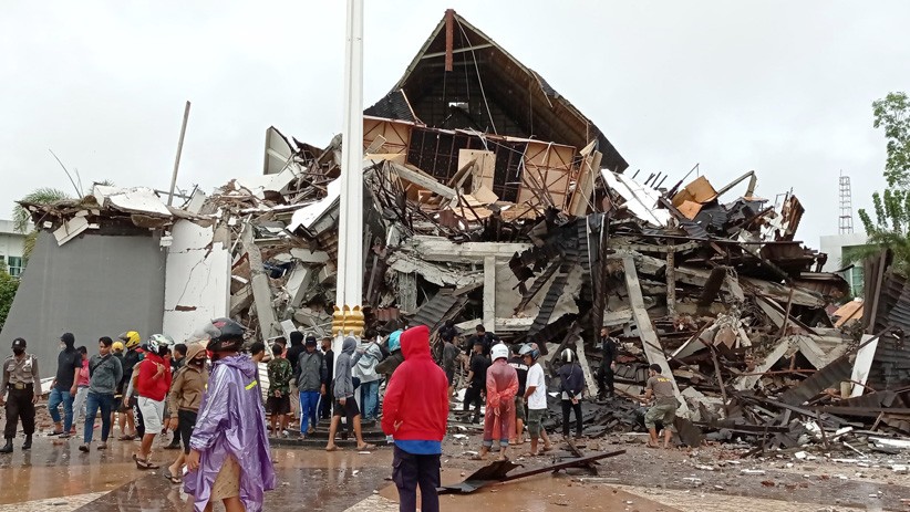 Update Gempa Majene: 8 Orang Meninggal, 637 Luka-Luka, 15.000 Mengungsi