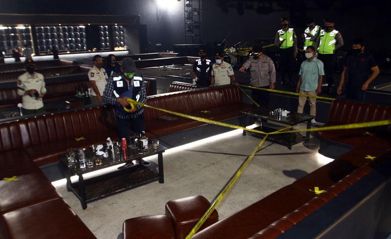 Langgar PPKM, Tempat Hibuaran Malam Holywings di Surabaya Disegel  