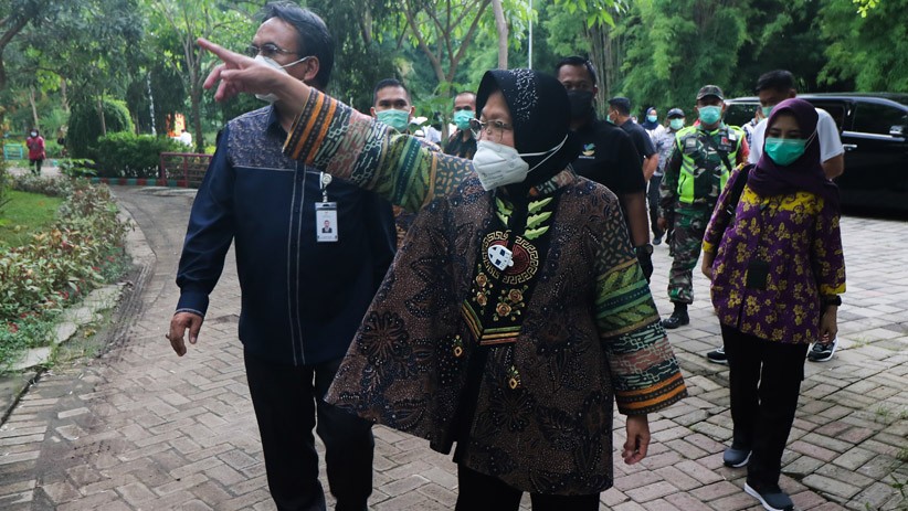 Jakarta Banjir, Risma Ceritakan Pengalamannya di Surabaya: Tak Bisa Hanya Andalkan Resapan