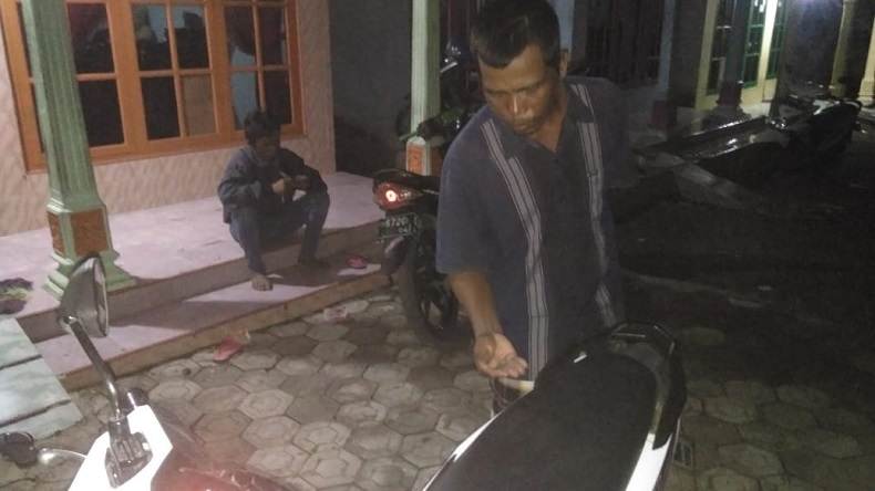 Dihujani Abu Vulkanik Gunung Semeru, Warga Probolinggo Rasakan Pedih di Mata