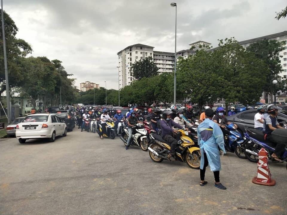 UMNO Didenda Polisi karena Bagi-Bagi Daging Ayam Bikin Macet dan Kerumunan