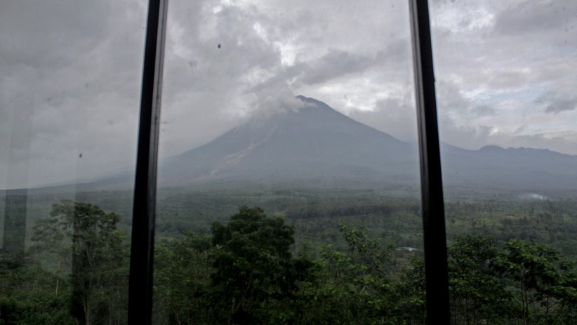 Gunung Semeru Kembali Meletus, Luncurkan Awan Panas Sejauh 2 Km