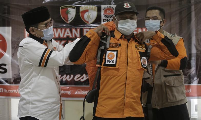 PKS Jateng Kirim Relawan Bantu Penanganan Korban Gempa di Sulbar