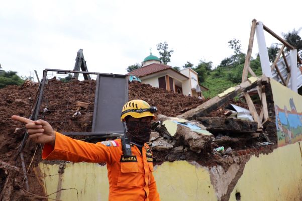 Total 28 Korban Meninggal Longsor Cimanggung Sumedang Ditemukan