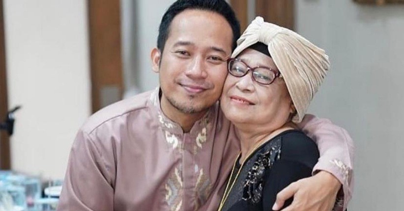 Ibunda Denny Cagur Meninggal Dunia