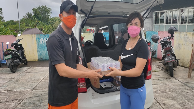 Seorang ASN Bantu Tim SAR Manado yang Siaga Bencana