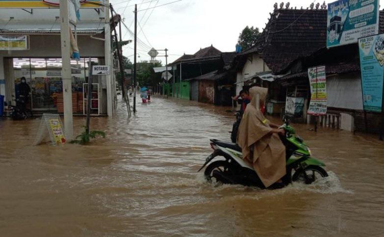 Diguyur Hujan 2 Hari, Ratusan Rumah di Kudus dan Batang Terendam Banjir 