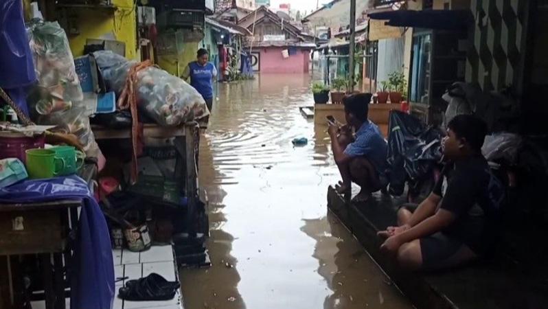 Sungai Loji Meluap, Ratusan Rumah di Pekalongan Terendam Banjir