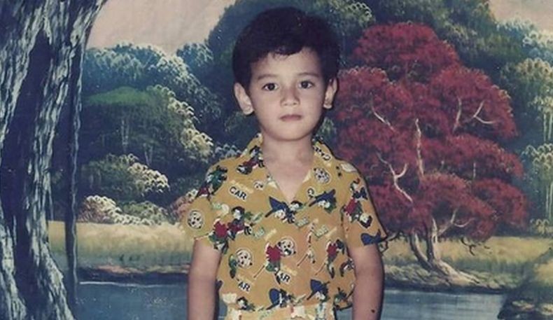 Kevin Hillers Unggah Foto Masa Kecil, Pemeran Angga di Ikatan Cinta Ini Banjir Pujian: Ganteng dari Lahir