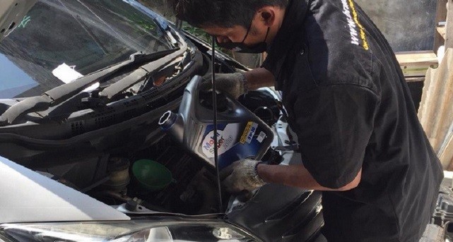 Suka Ganti atau Campur Oli Beda Merek, Awas Mesin Bisa Lecet