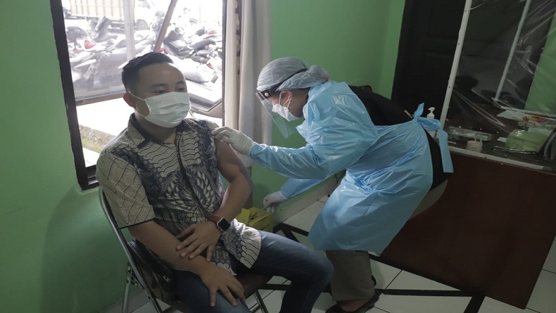 Vaksinasi Covid dalam Sepekan, 535 Nakes di Denpasar Sudah Disuntik 