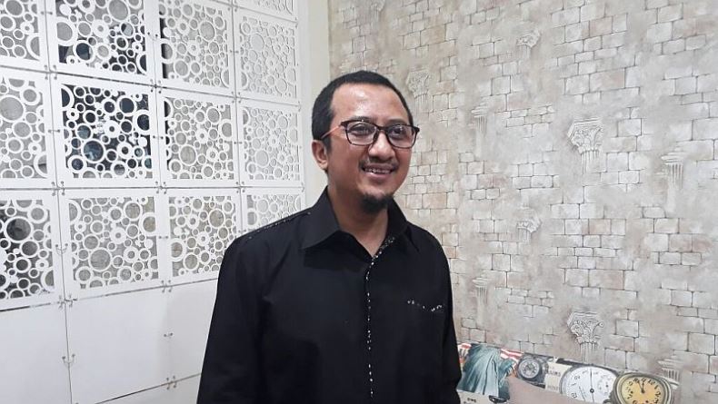 Ustaz Yusuf Mansur Antar Jenazah Ustaz Maaher ke Pemakaman 