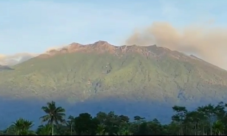 Aktivitas Vulkanis Masih Tinggi, Gunung Raung Terlarang untuk Pendakian 