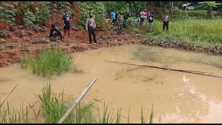 Bocah 10 Tahun Tewas Terjebak di Dalam Sumur di Tasikmalaya