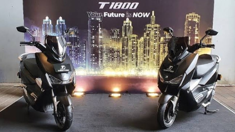 Amankah Mengendarai Sepeda Motor Listrik saat Hujan Lebat? Perhatikan Ini agar Tidak Korsleting 