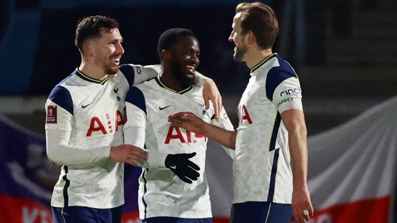 Tottenham Libas Wycombe, Mourinho Puji Ndombele 