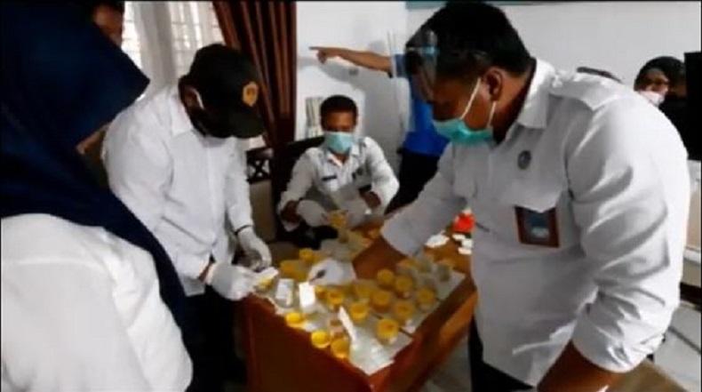 Usai Dilantik, 36 Pejabat Eselon II dan III Pemkab Gayo Lues Mendadak Tes Urine
