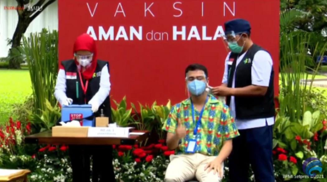 Acungkan Jempol usai Terima Vaksin Covid-19 Tahap 2, Raffi Ahmad: Kayak Digigit Semut